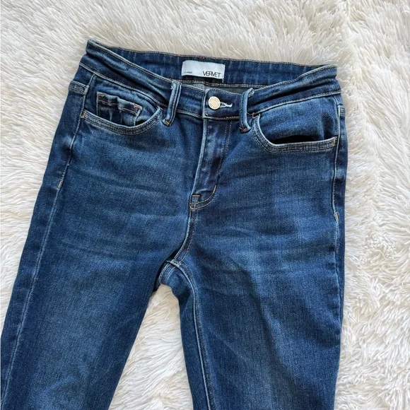 Vervet Dark Blue Raw Hem Cropped Jeans - Picture 3 of 12